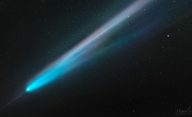 Astrophotographer photographs comet Tsuchinshan-ATLAS developing an anti-tail (images)