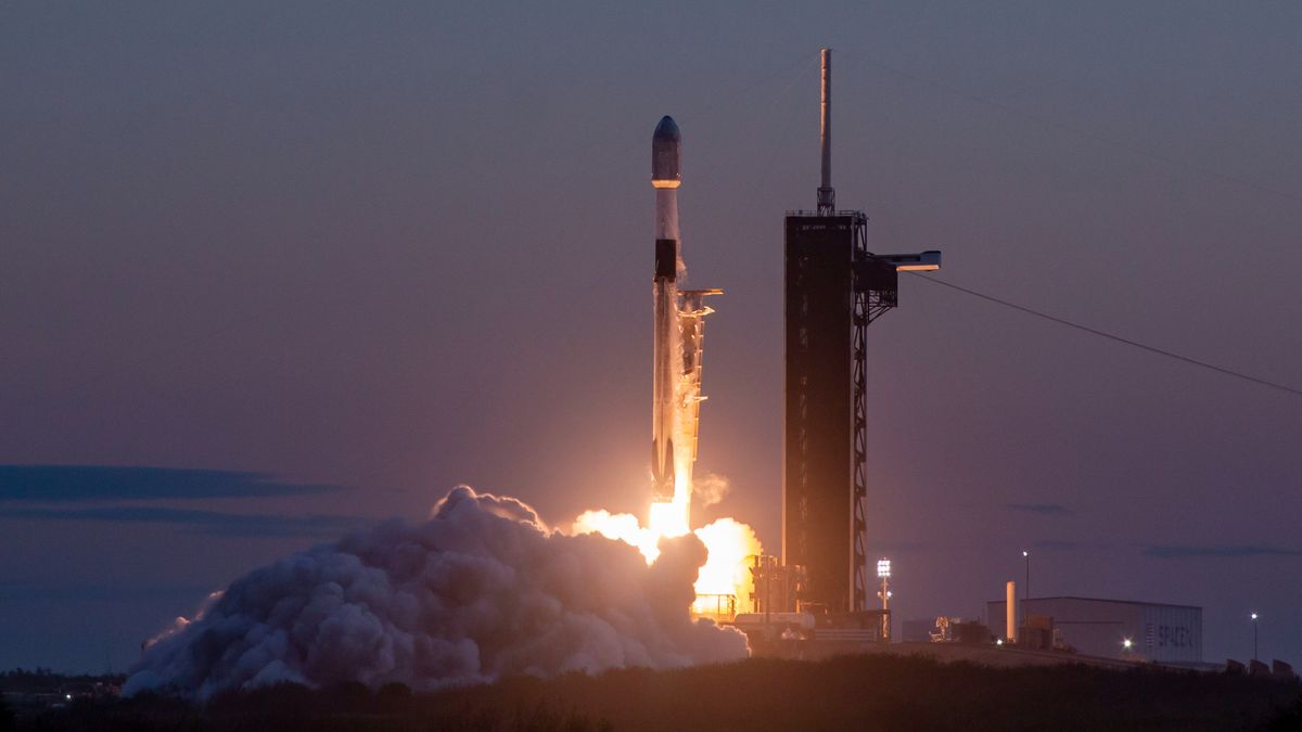 SpaceX is scheduled to send 20 Eutelsat OneWeb broadband satellites into space on October 20.