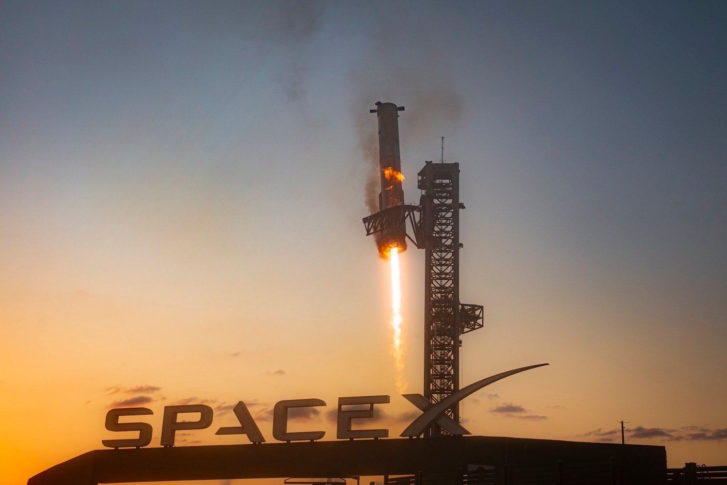 SpaceX Wants to Catch Starship’s Upper Stage With Giant ‘Chopsticks’ in 2025