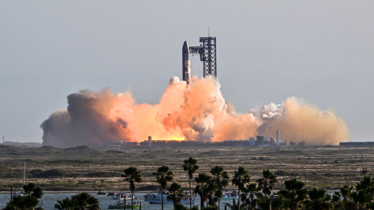 SpaceX’s sixth Starship test flight was successful, even though the booster catch was abandoned.