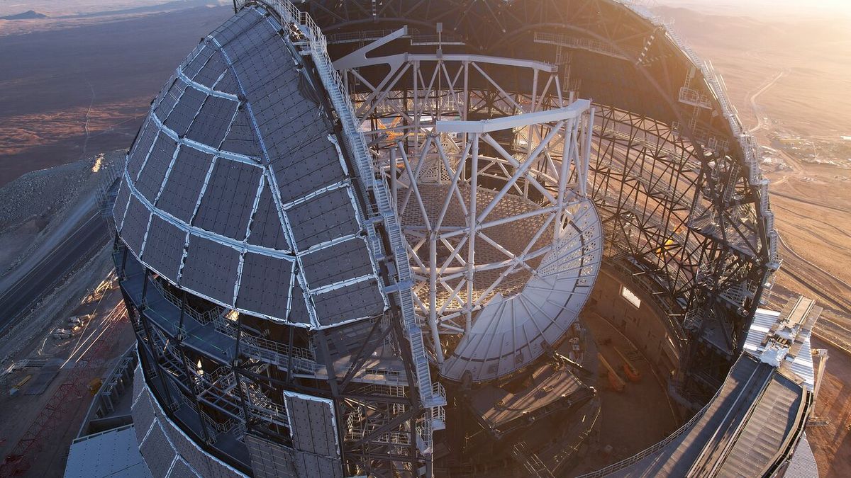 A massive telescope being constructed in the desert: The largest telescope in the world takes shape (photo)